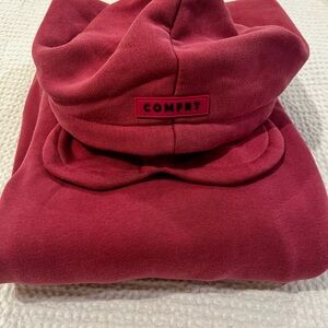 Comfrt Women's Cozy berry travel hoodie